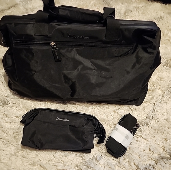 Calvin Klein Detatchable crossbody messenger travel bag w logos, small b… - Picture 10 of 16